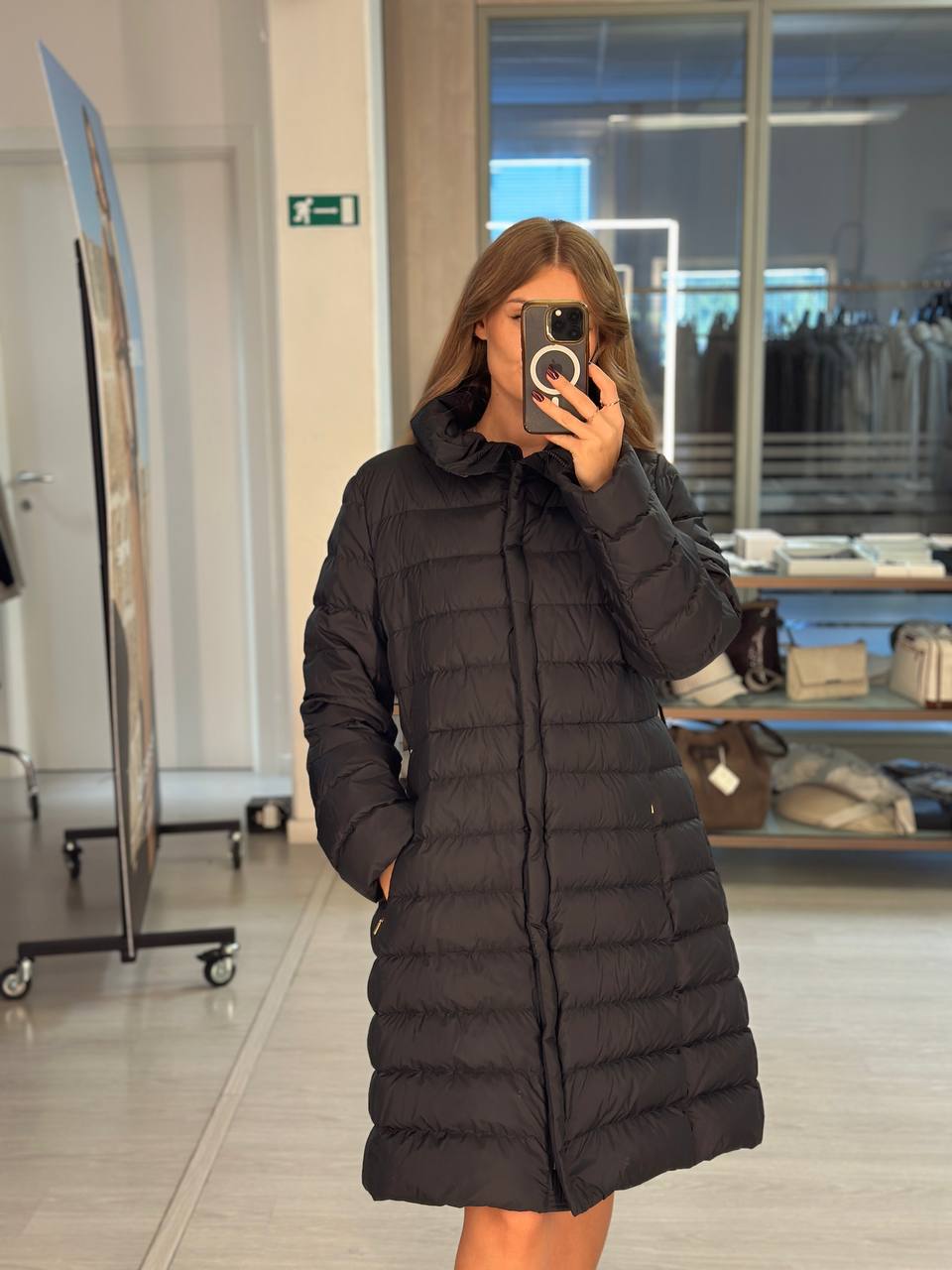 Пуховик удлиненный Weekend Max MaxMara
