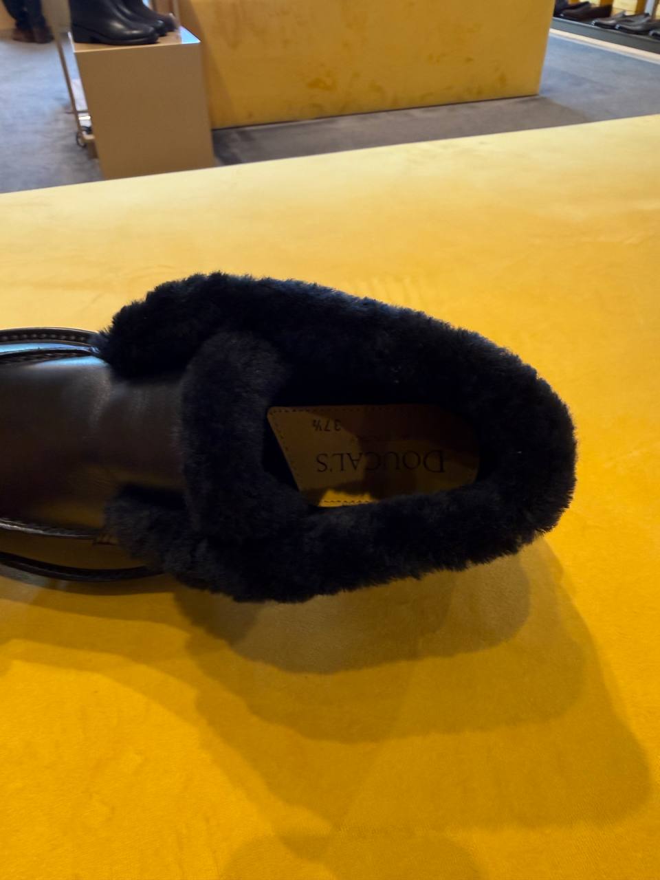 Утепленные кожаные ботинки Doucals MaxMara