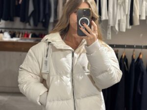 Пуховик женский Iceberg MaxMara — фото 1 Пуховик женский Iceberg MaxMara