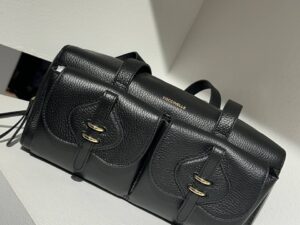 Кожаная сумка Coccinelle MaxMara