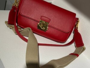 Сумка кожаная Coccinelle MaxMara