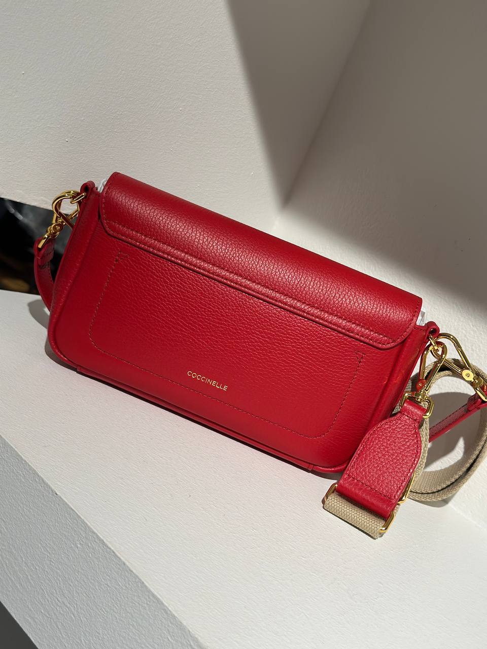 Сумка кожаная Coccinelle MaxMara