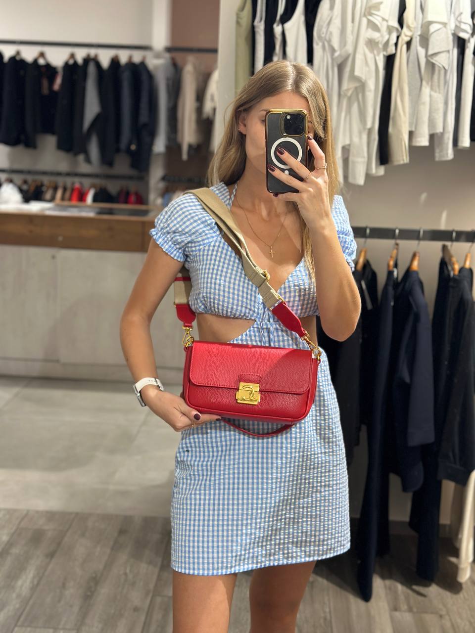 Сумка кожаная Coccinelle MaxMara
