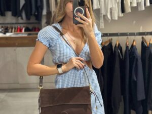 Замшевая сумка Coccinelle MaxMara — фото 1 Замшевая сумка Coccinelle MaxMara