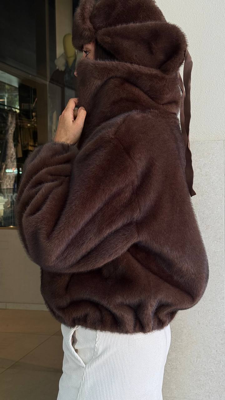 Куртка-бомбер из экомеха MaxMara