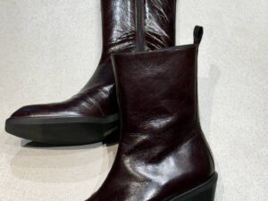 Кожаные казаки MaxMara