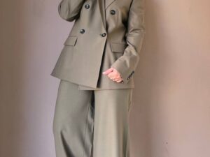 Костюм брючный женский двубортный MaxMara