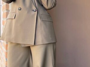 Костюм брючный женский двубортный MaxMara
