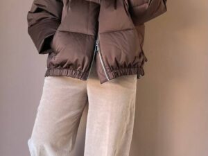 Женский пуховик шоколадного оттенка MaxMara