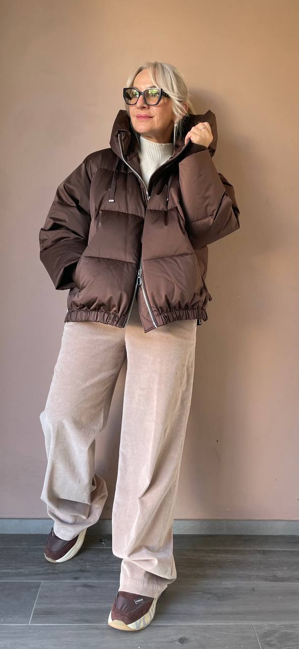 Женский пуховик шоколадного оттенка MaxMara