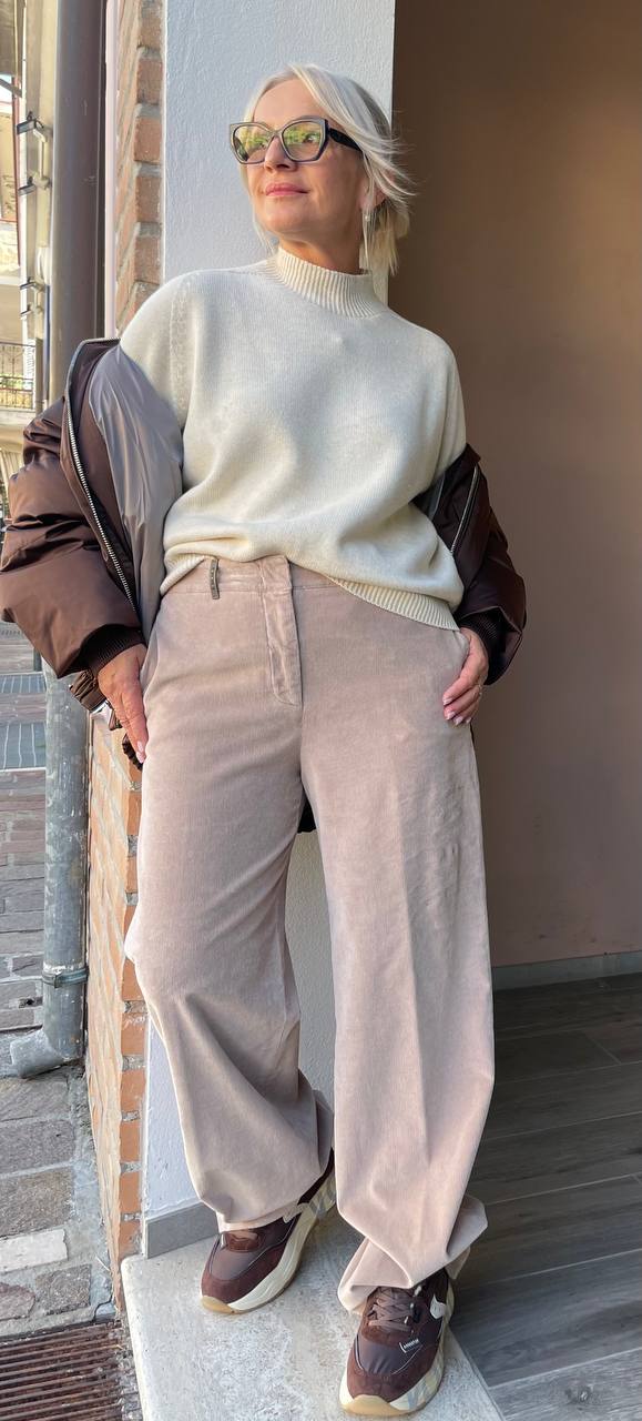 Женский пуховик шоколадного оттенка MaxMara