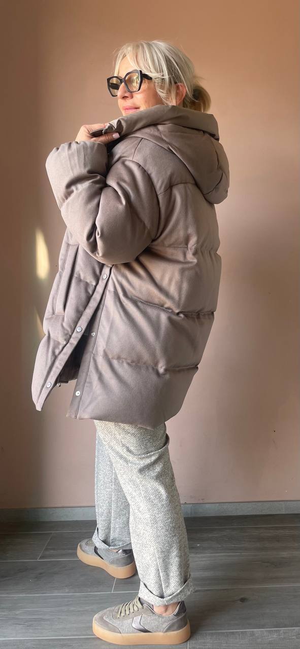 Пуховик женский с капюшоном MaxMara
