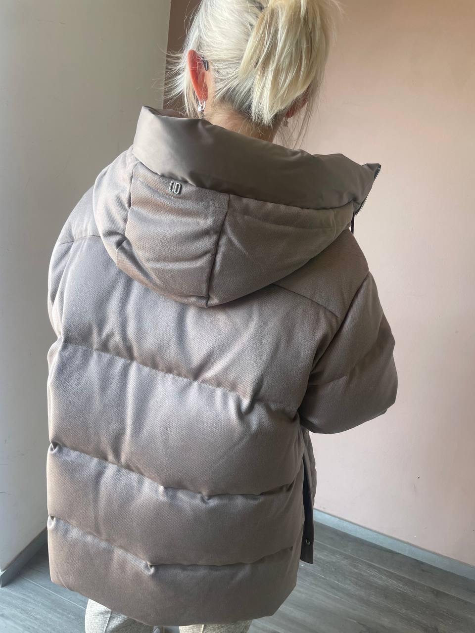 Пуховик женский с капюшоном MaxMara