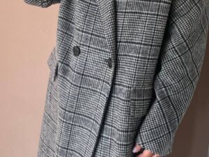 Пальто женское в клетку MaxMara