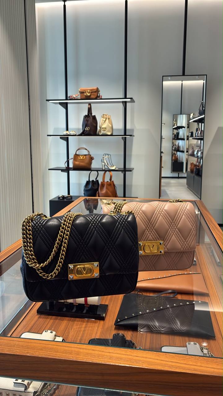 Сумка Valentino Garavani Valentino Outlet