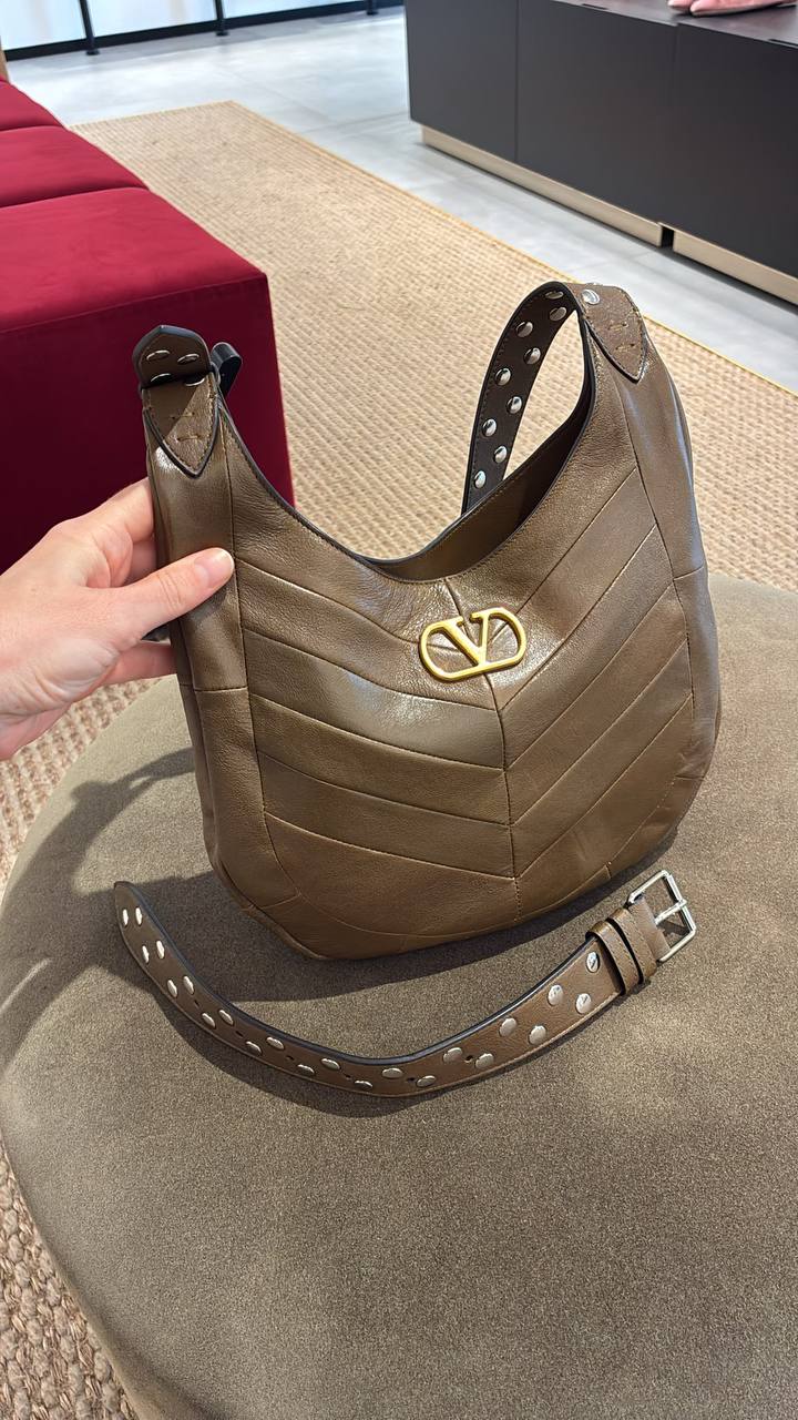 Сумка кожаная Valentino Garavani Valentino