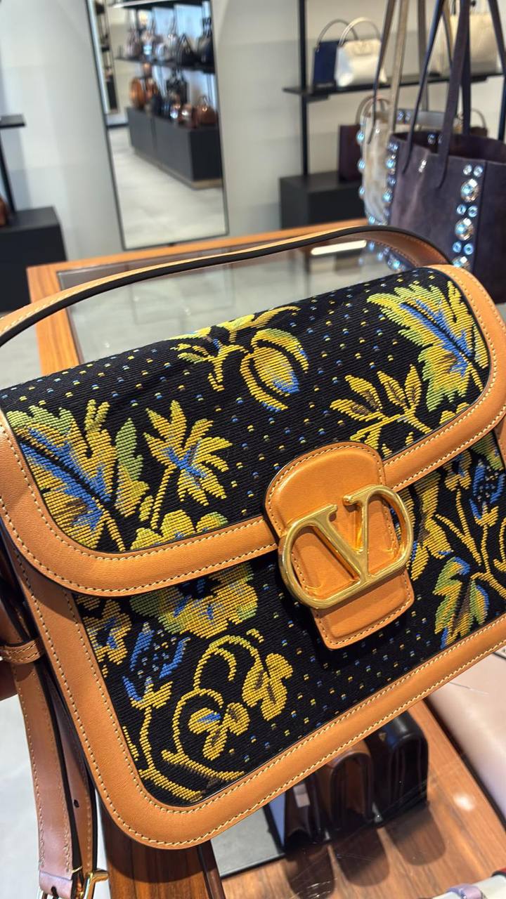 Сумка Valentino Garavani Valentino Outlet