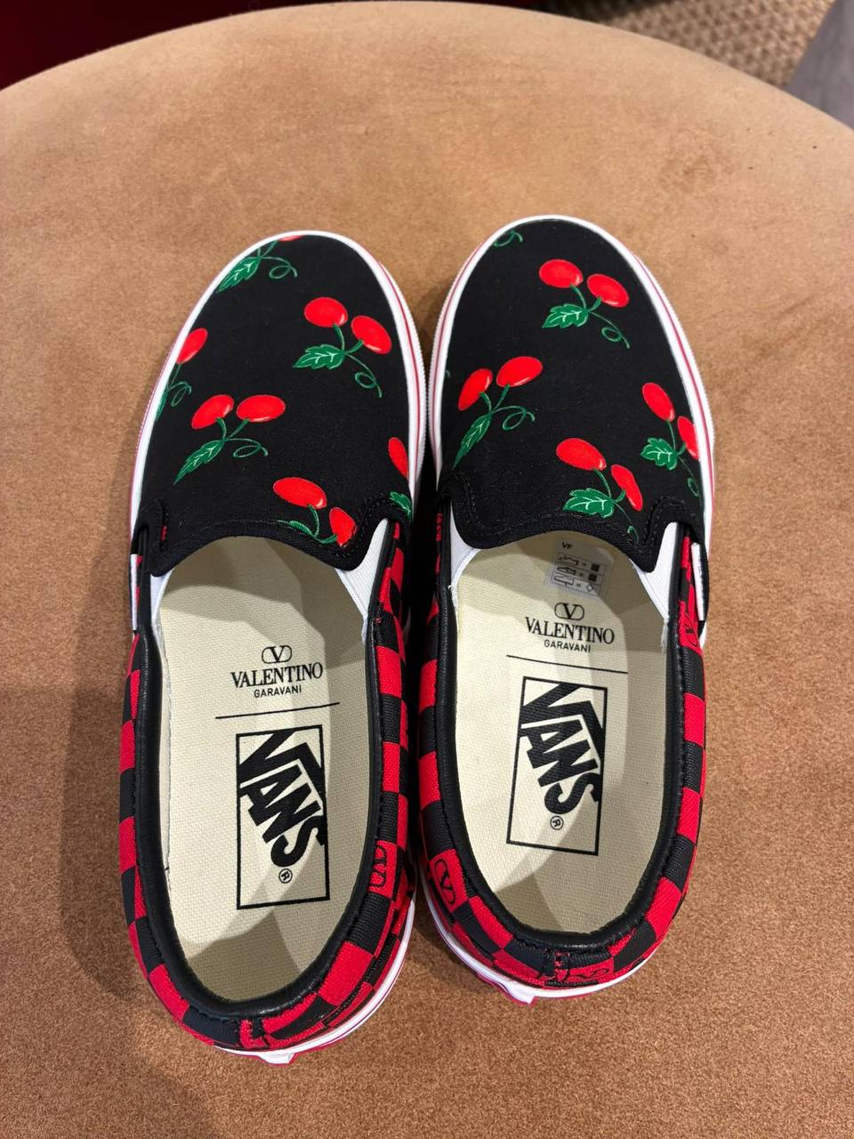 Слипоны Valentino Garavani x Vans