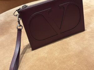 Клатч Valentino Garavani VLogo Valentino