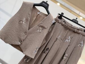 Жилет с пайетками Imperial