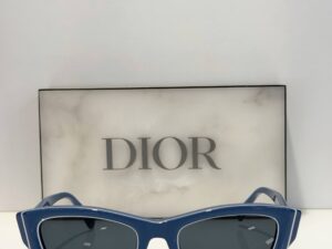 Очки солнцезащитные Dior