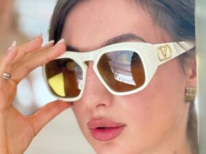 Солнцезащитные очки Valentino