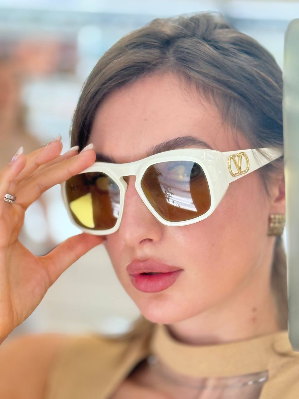 Солнцезащитные очки Valentino