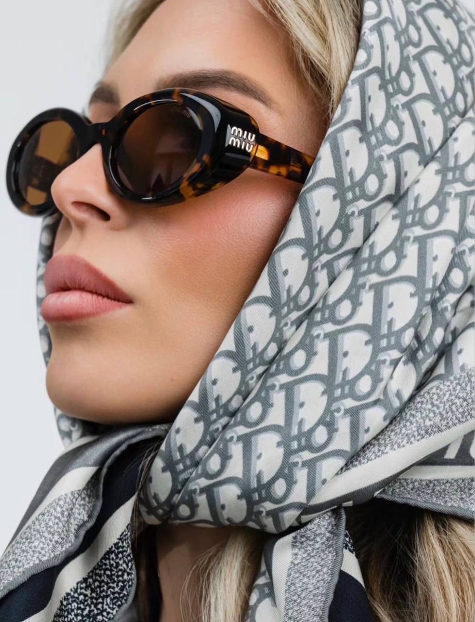 Очки солнцезащитные Miu Miu