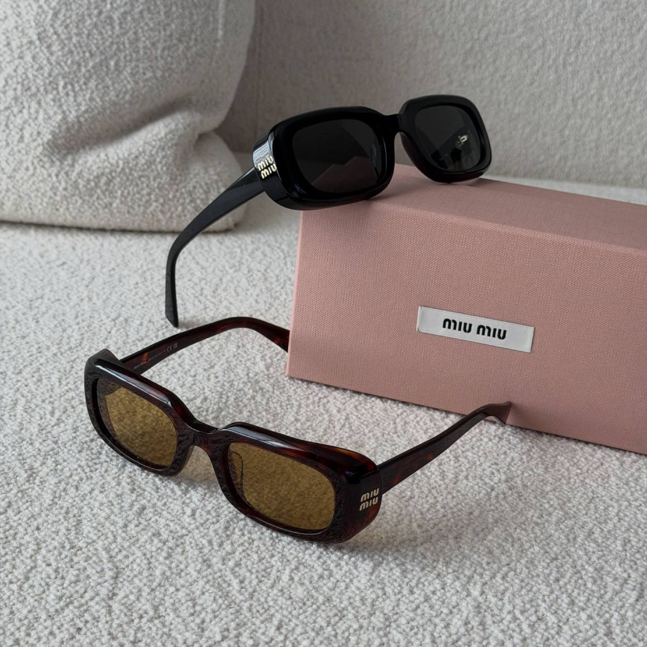 Очки солнцезащитные Miu Miu 2