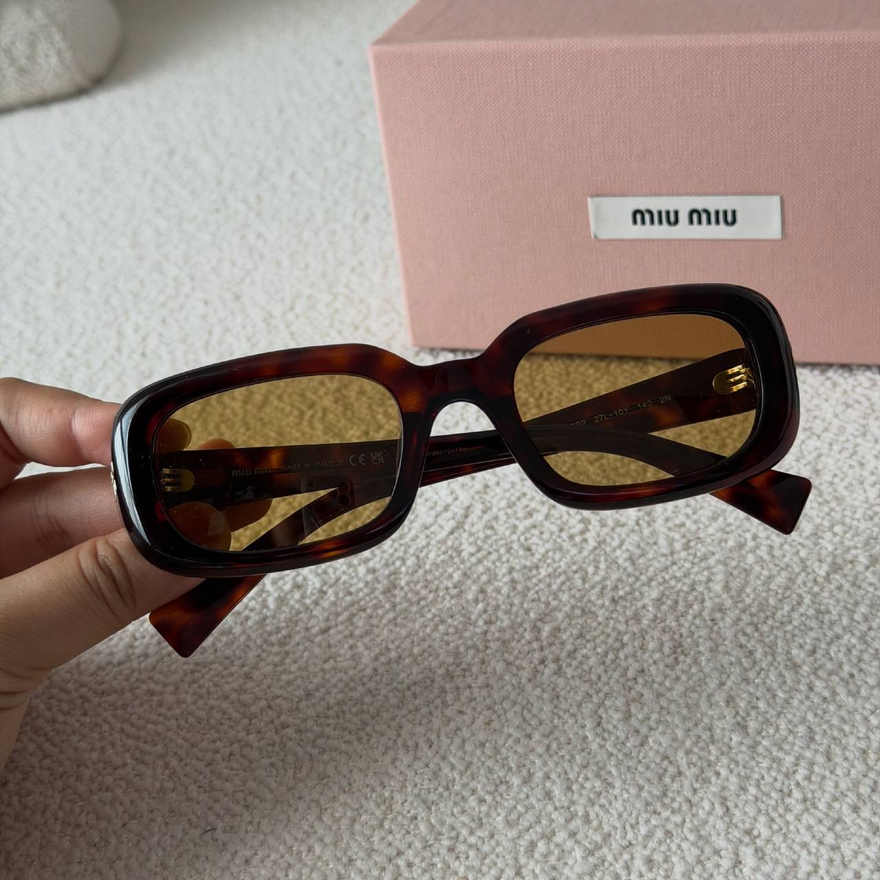 Очки солнцезащитные Miu Miu 2