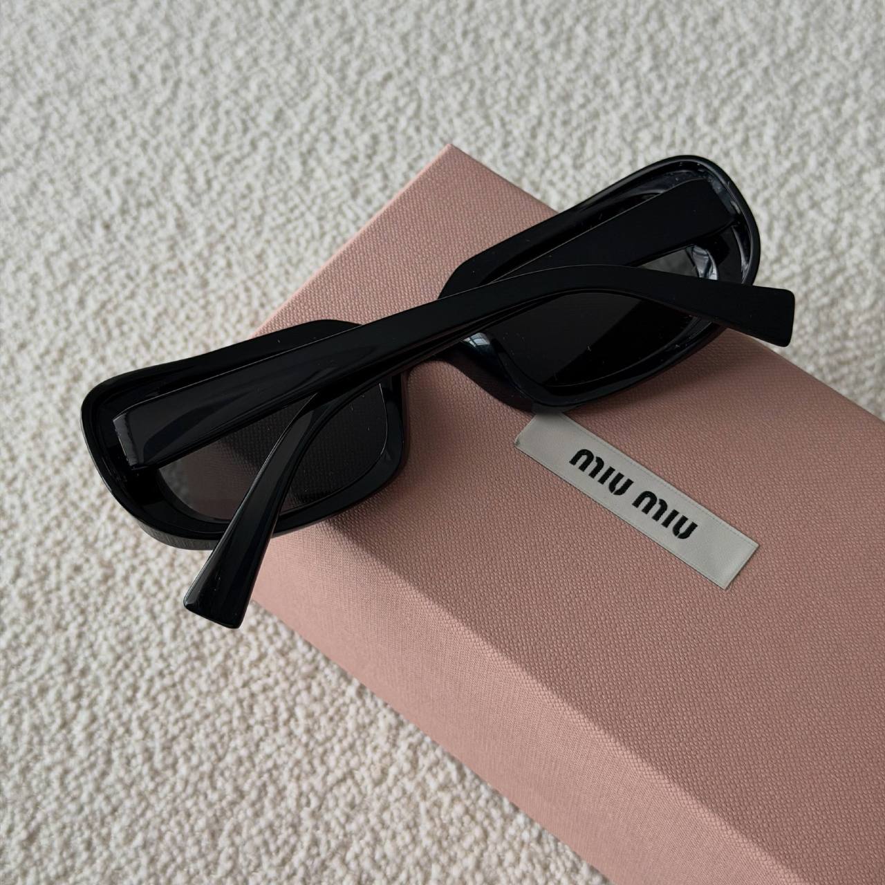 Очки солнцезащитные Miu Miu 2