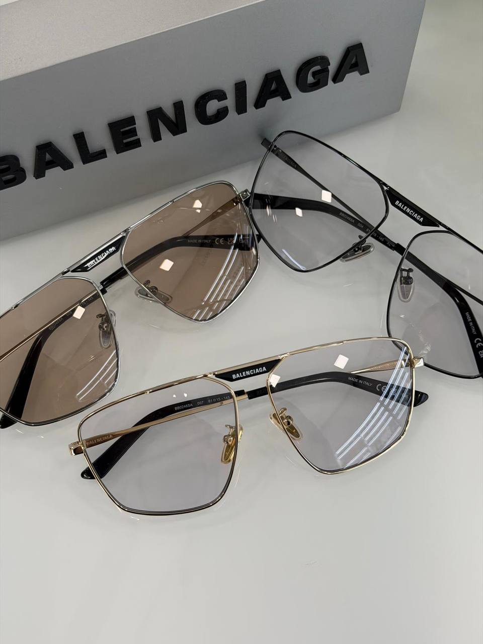 Солнцезащитные очки Balenciaga