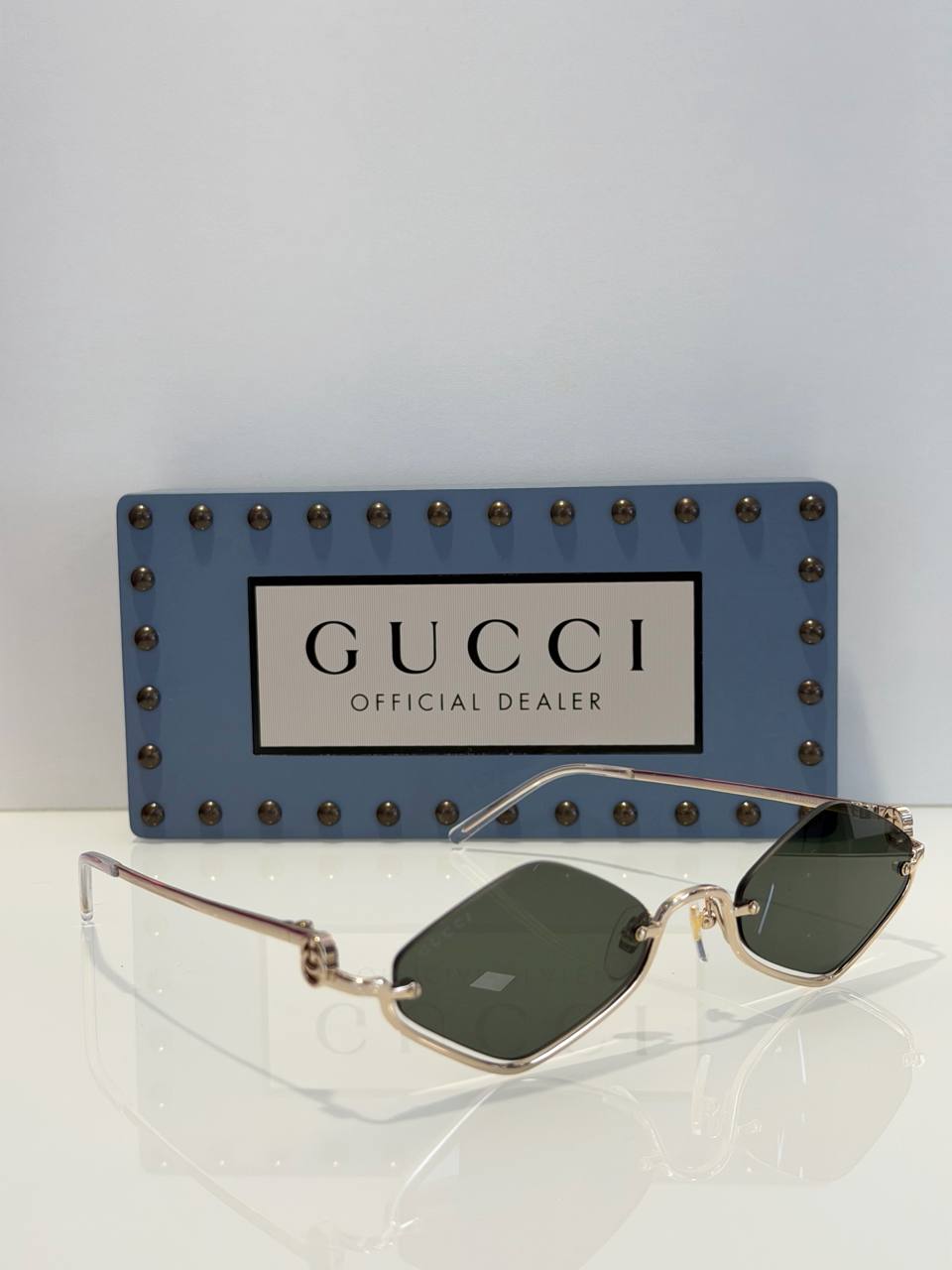 Солнцезащитные очки Gucci
