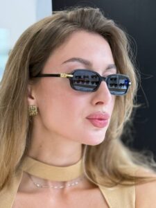 Солнцезащитные очки Valentino