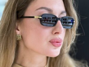Солнцезащитные очки Valentino