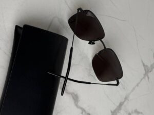 Солнцезащитные очки Saint Laurent — фото 1 Солнцезащитные очки Saint Laurent