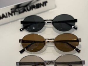 Солнцезащитные очки Saint Laurent