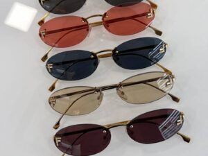Солнцезащитные очки Saint Laurent — фото 1 Солнцезащитные очки Saint Laurent
