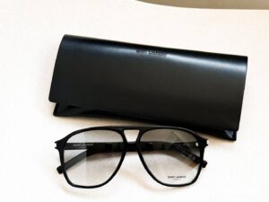 Очки солнцезащитные Saint Laurent