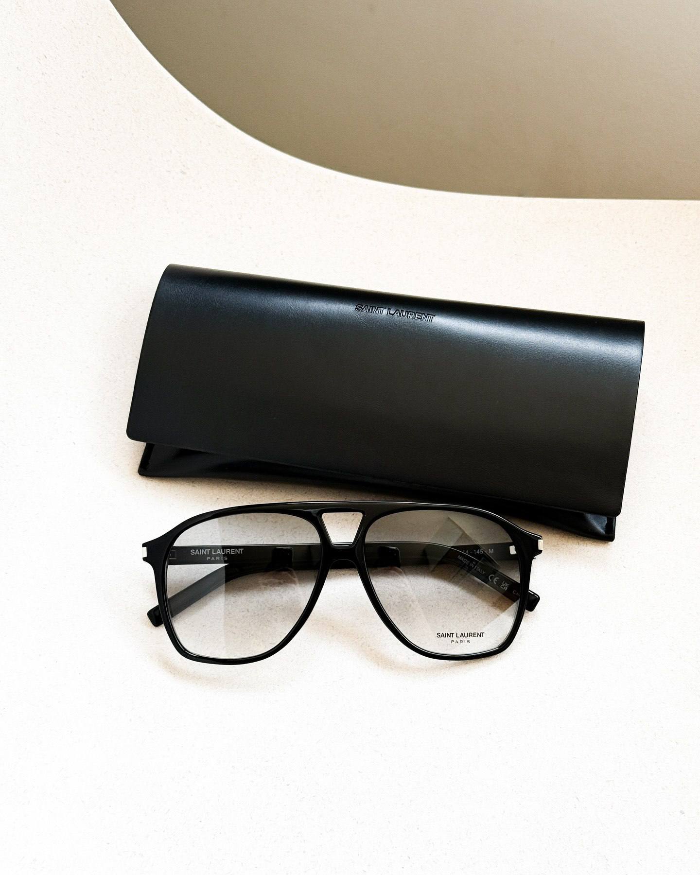Очки солнцезащитные Saint Laurent