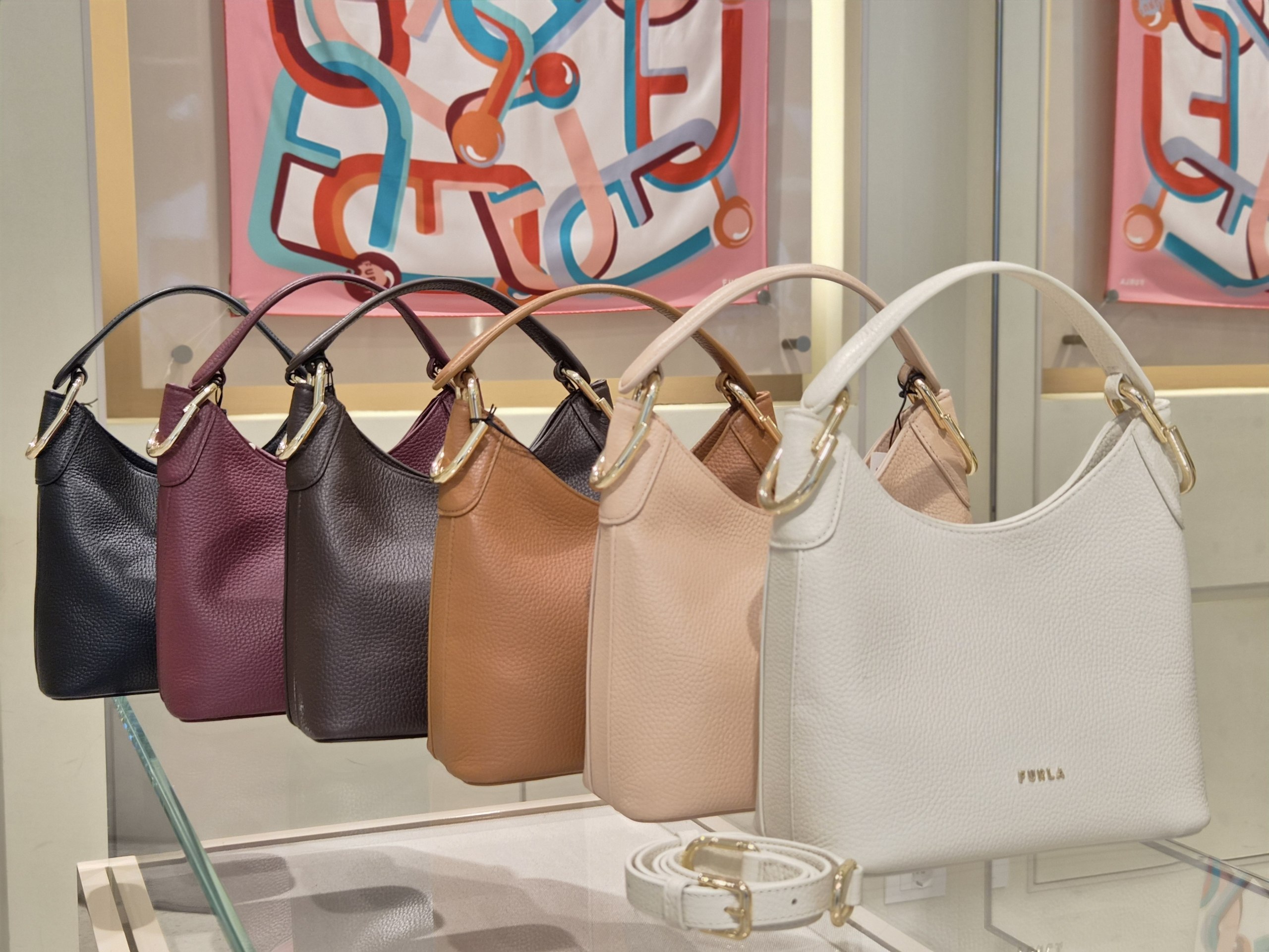 Кожаная сумка Furla Clarissa