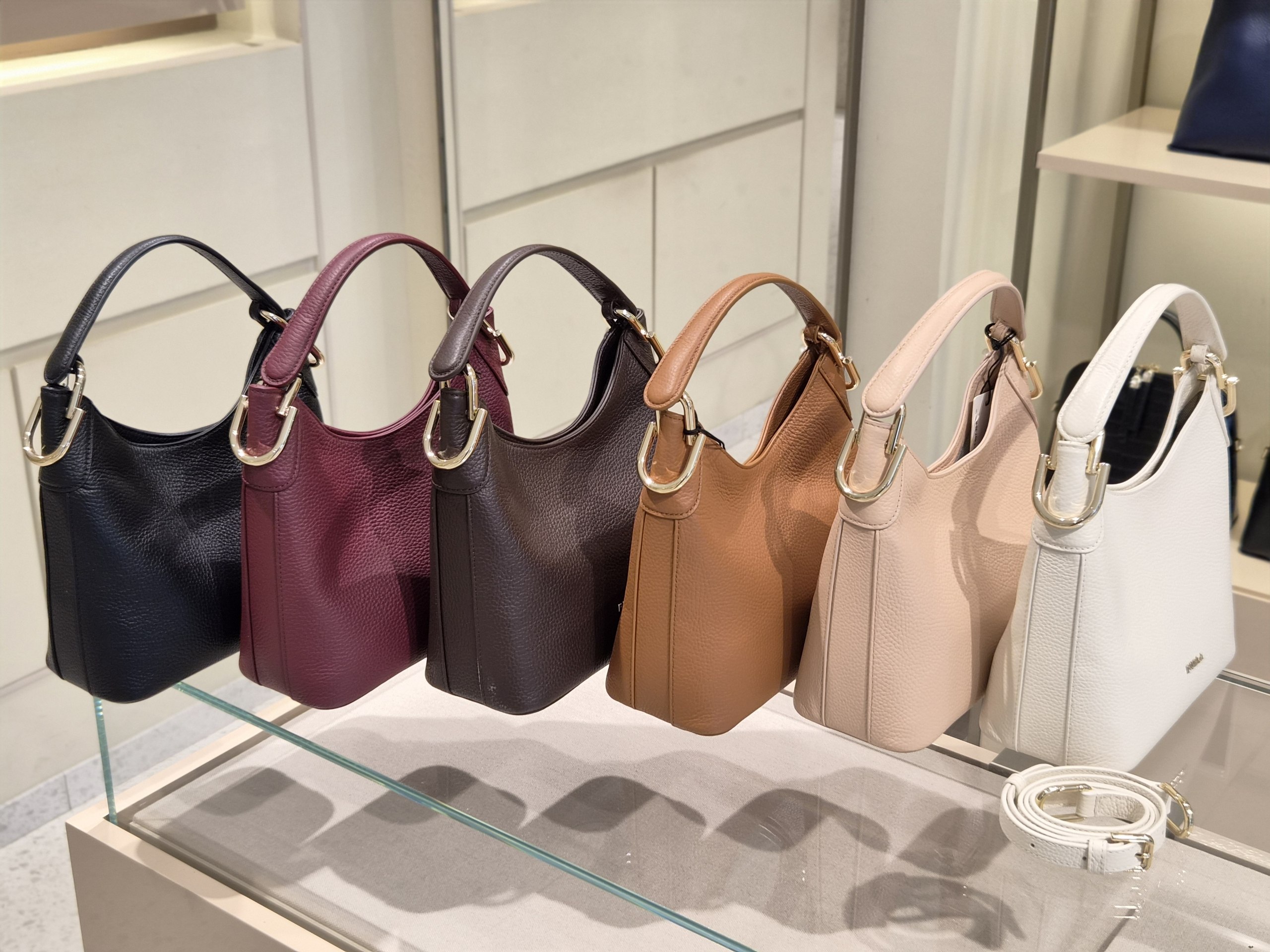 Кожаная сумка Furla Clarissa
