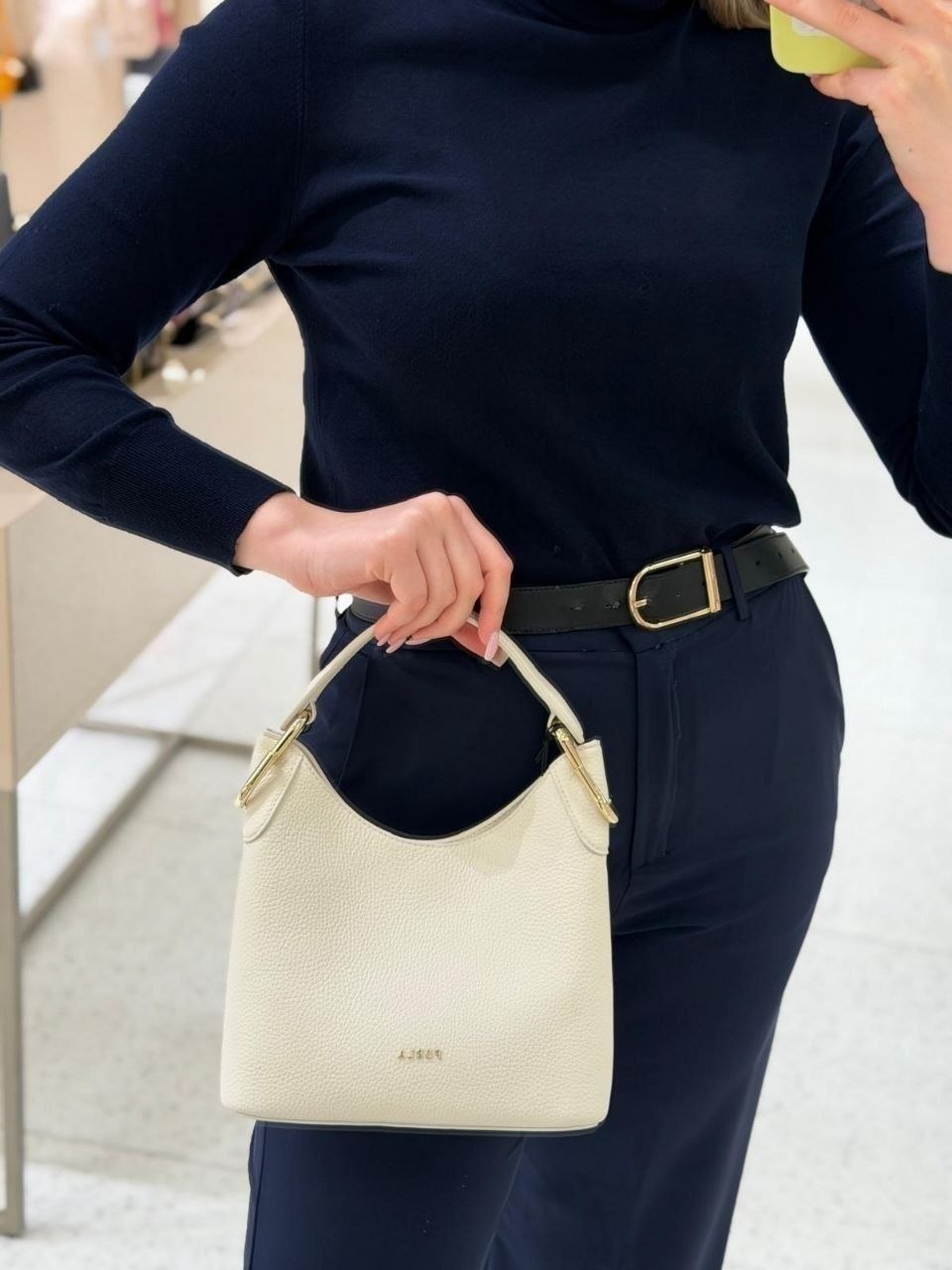 Кожаная сумка Furla Clarissa