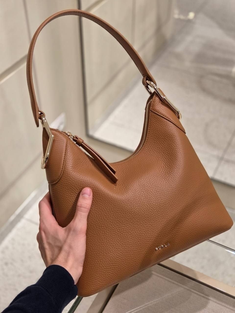 Сумка хобо Furla Clarissa 2