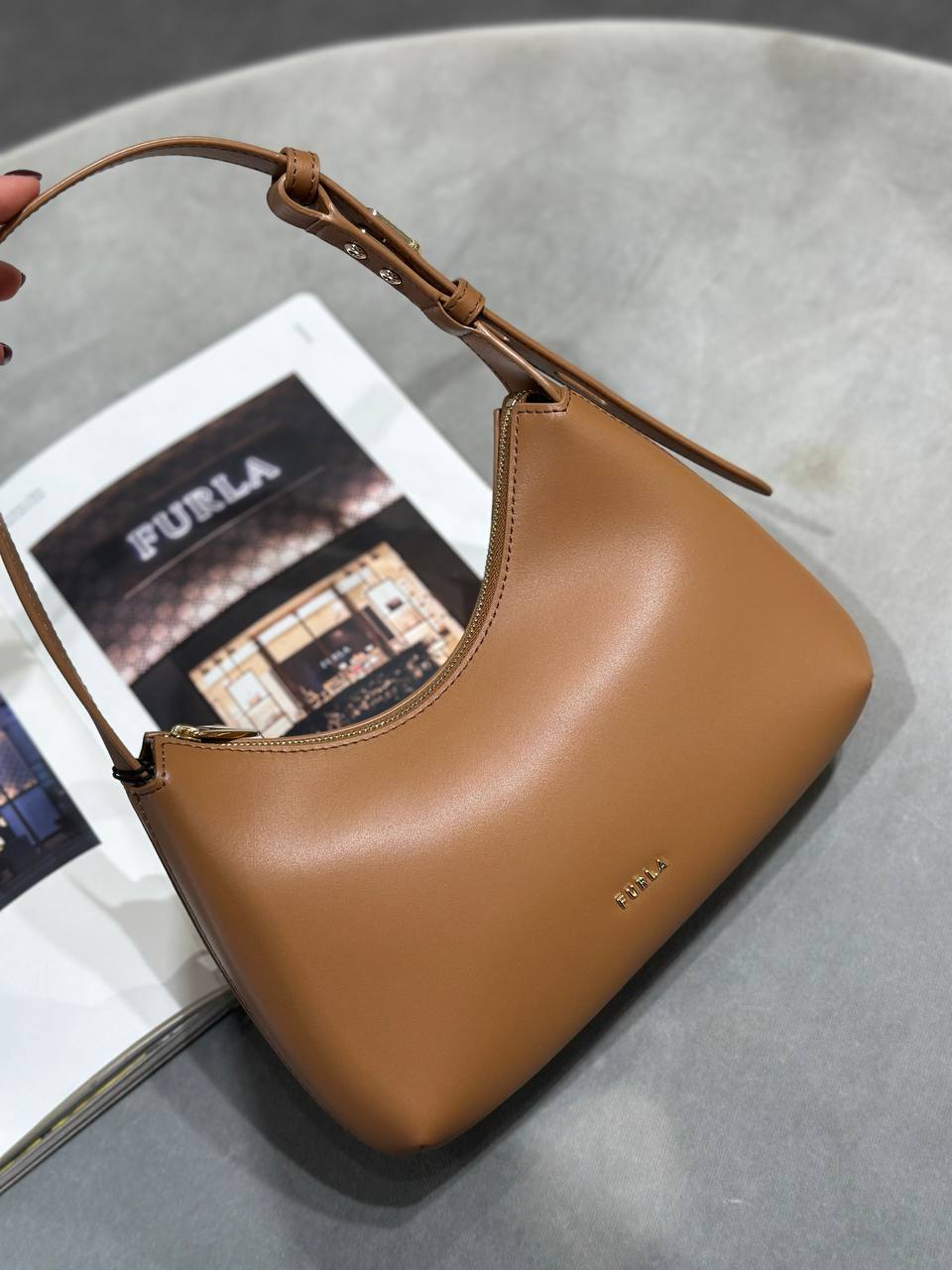 Сумка кожаная Furla Febe Hobo