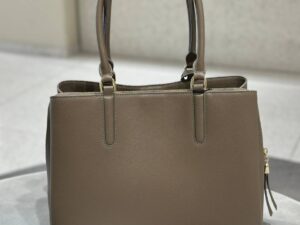 Кожаная сумка-тоут Furla Silvie — фото 1 Кожаная сумка-тоут Furla Silvie