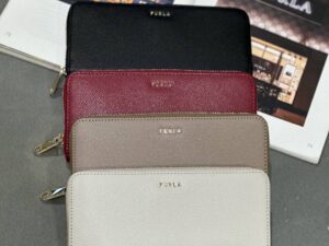 Кошелек женский Furla Classic XL