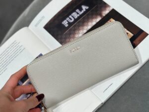 Кошелек женский Furla Classic XL — фото 1 Кошелек женский Furla Classic XL