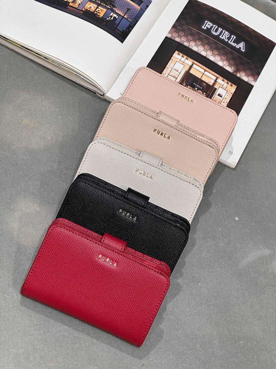 Кошелек Furla Classic M