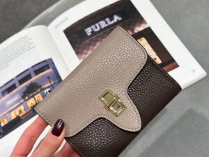 Кошелек Furla из кожи